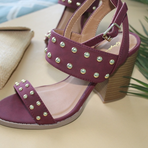 🆕// The kehlani// Burgundy studded strappy heel - Picture 3 of 7